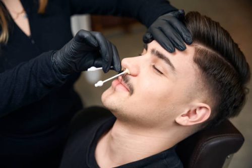Épilation des poils de Nez